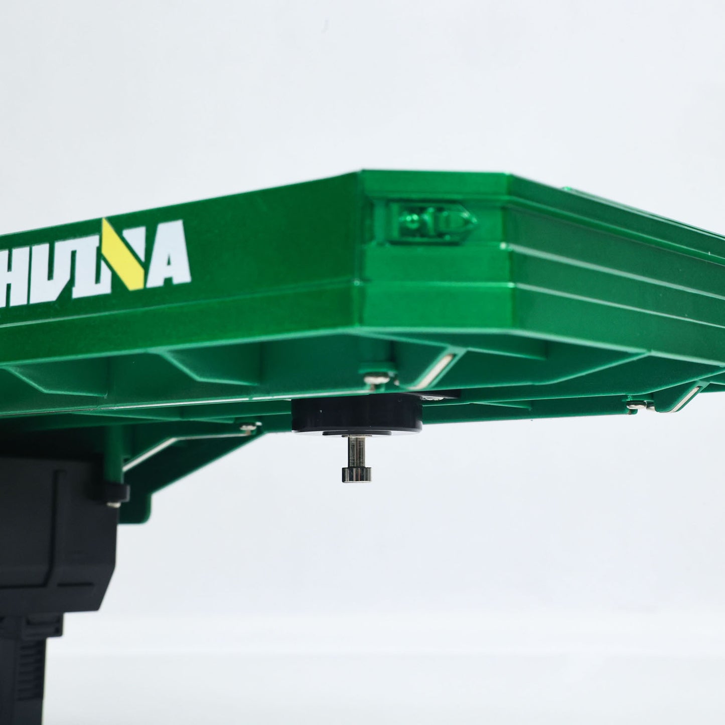 US STOCK HUINA 1/18 Plastic Flatbed Semi Trailer 1502 for Remote Control Tractor Truck 1501 Electric Support Legs Battery No Light
