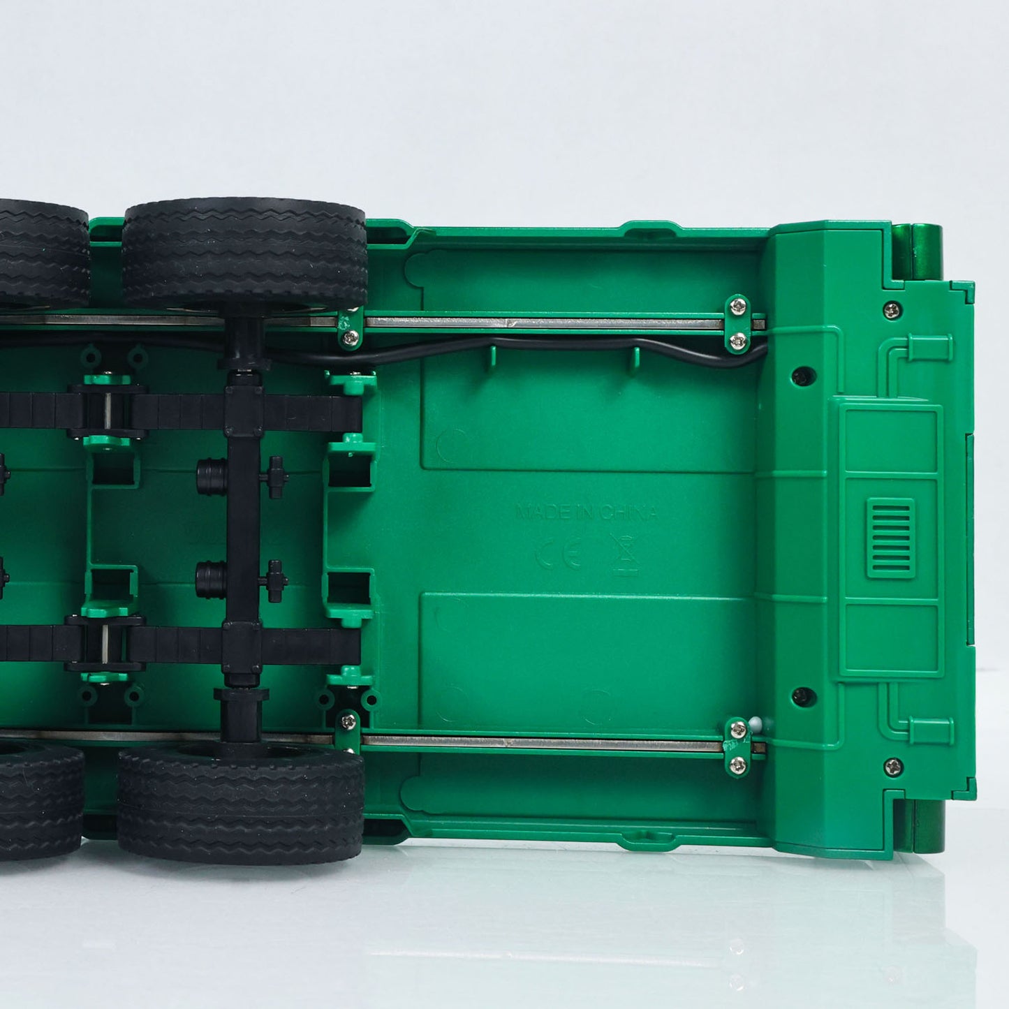 Fast Free Shipping for EU HUINA 1/18 Plastic 3 Axles Flatbed Semi Trailer 1502 for RC Tractor Truck 1501 Electric Support Legs 3.7V Li-Po Battery