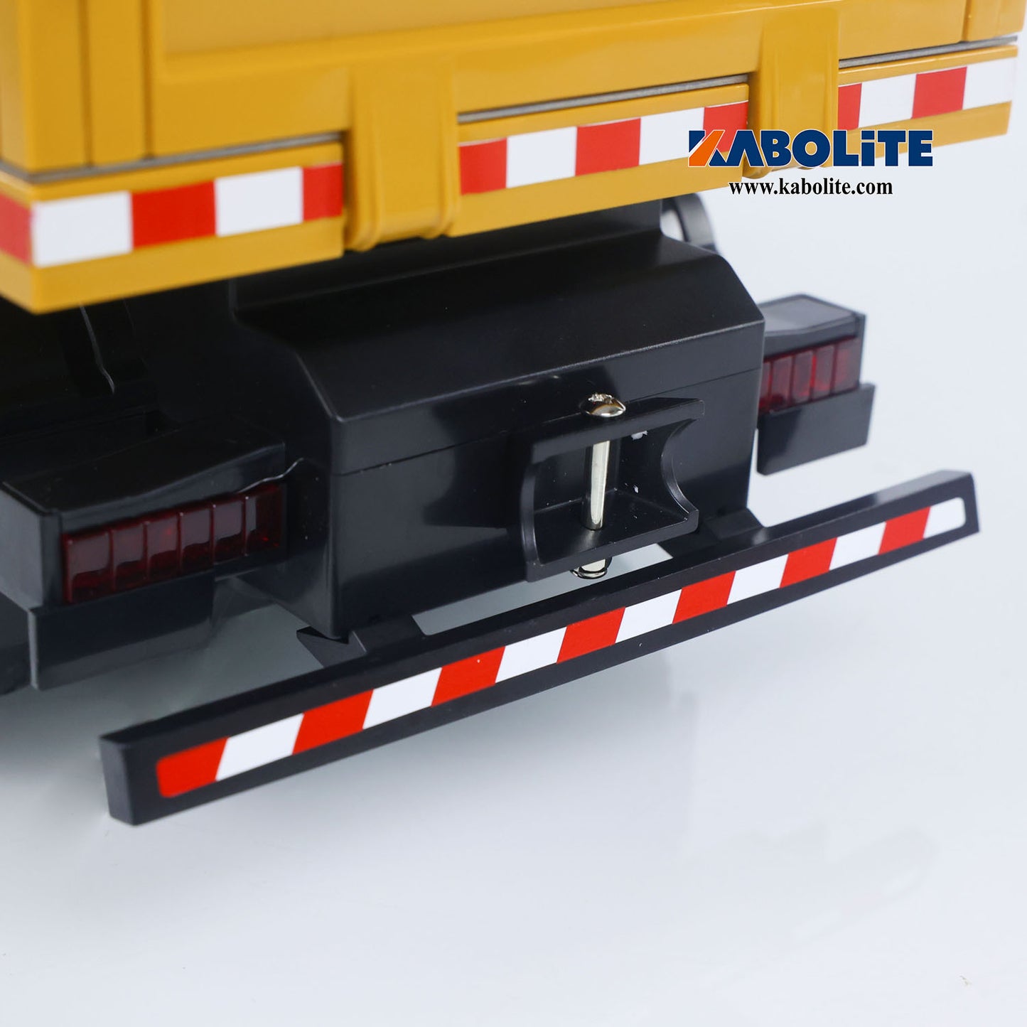 IN Stock HUINA 1538 1/14 RC Timber Grab Dumper Truck with Light Sound 26CH 2.4G Radio Controller for Scale Machinery Enthusiasts