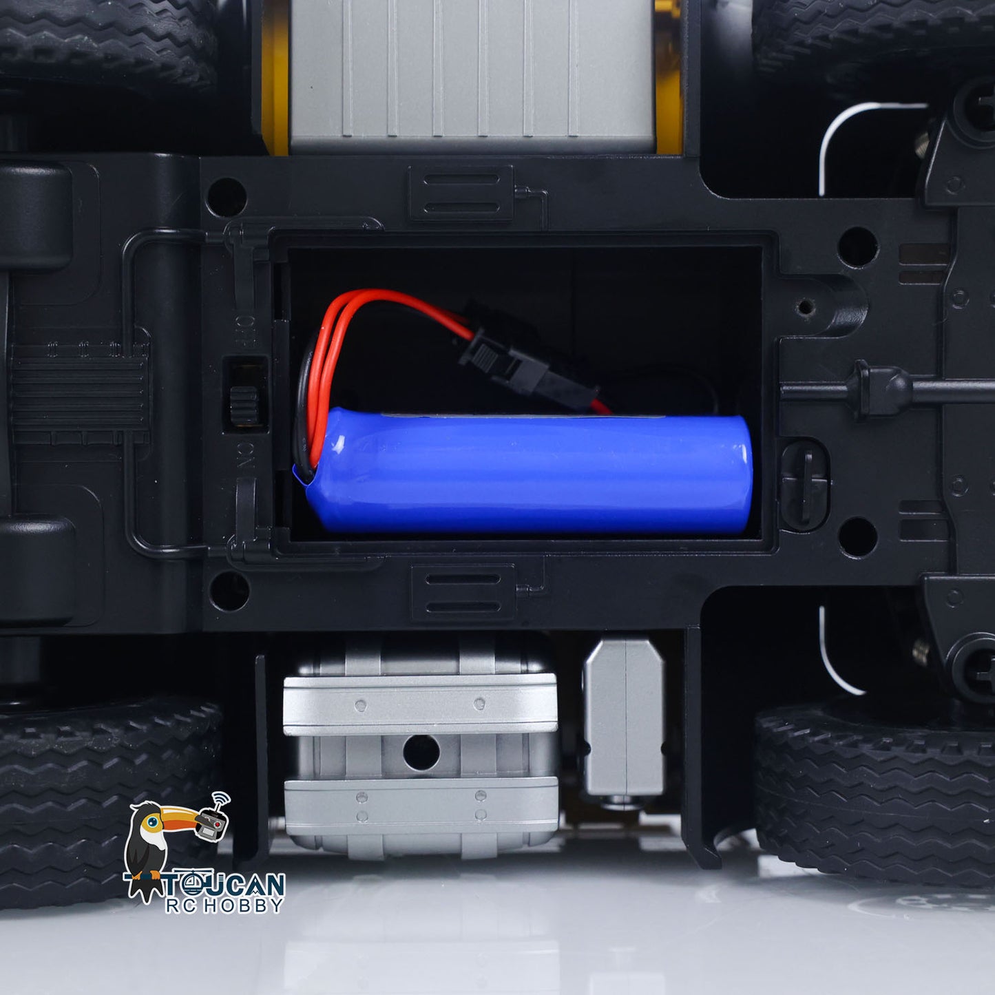 HUINA 1538 1/14 RC Timber Grab Truck Dumper Remote Control Model Toy Vehicles 2.4G Radio Battery