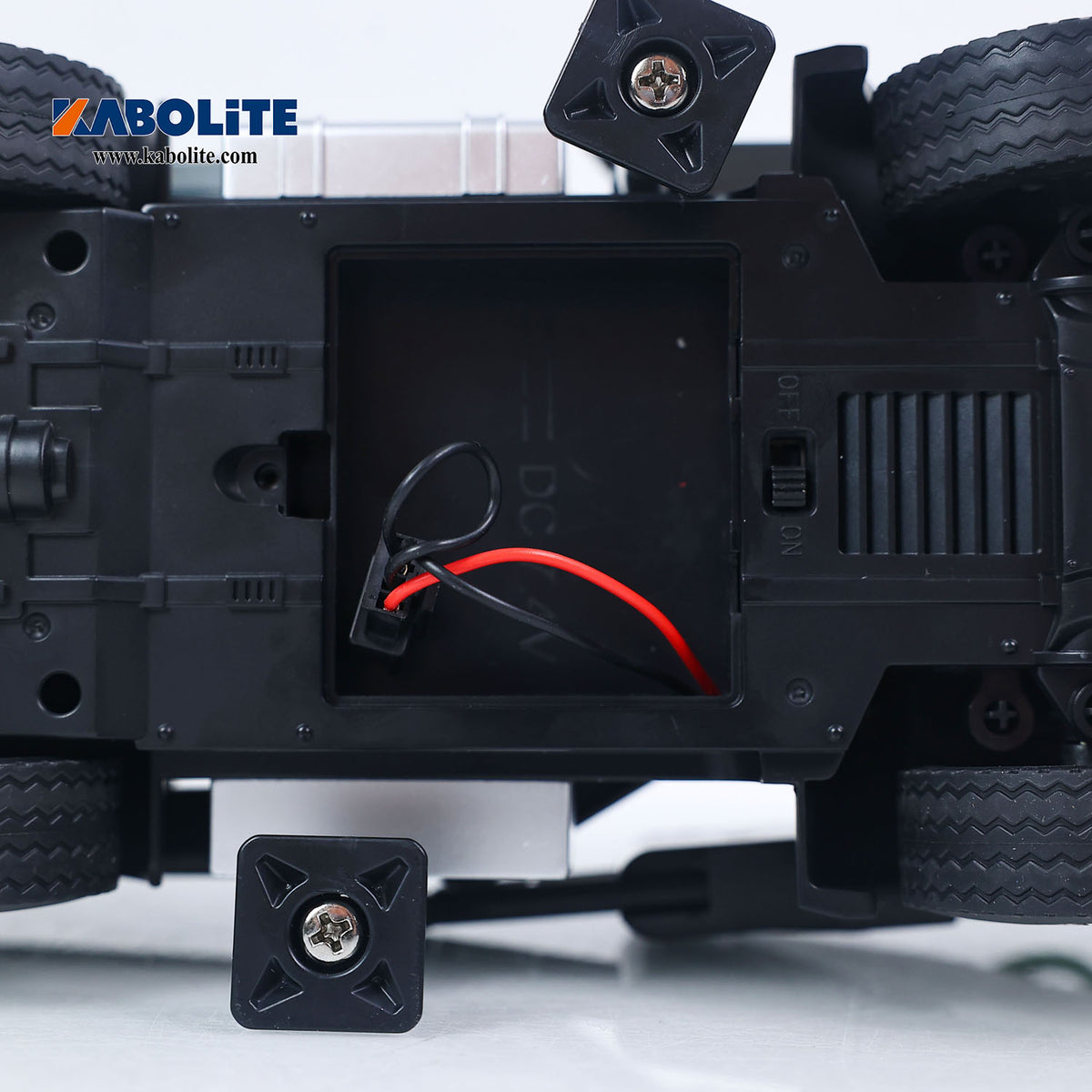 US Stock HUINA 1381 1/18 Remote Control Concrete Pump Truck RTR Construction Vehicle Manual Support Leg Light Sound System Battery