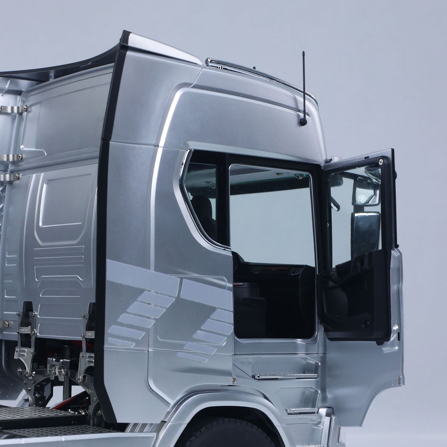 Fast Free Shipping for EU KABOLITE 1/14 770S 100 RC Tractor Truck 6x6 Remote Control Lorry Car 2Speed Gearbox Differential Lock Battery Radio RTR Model