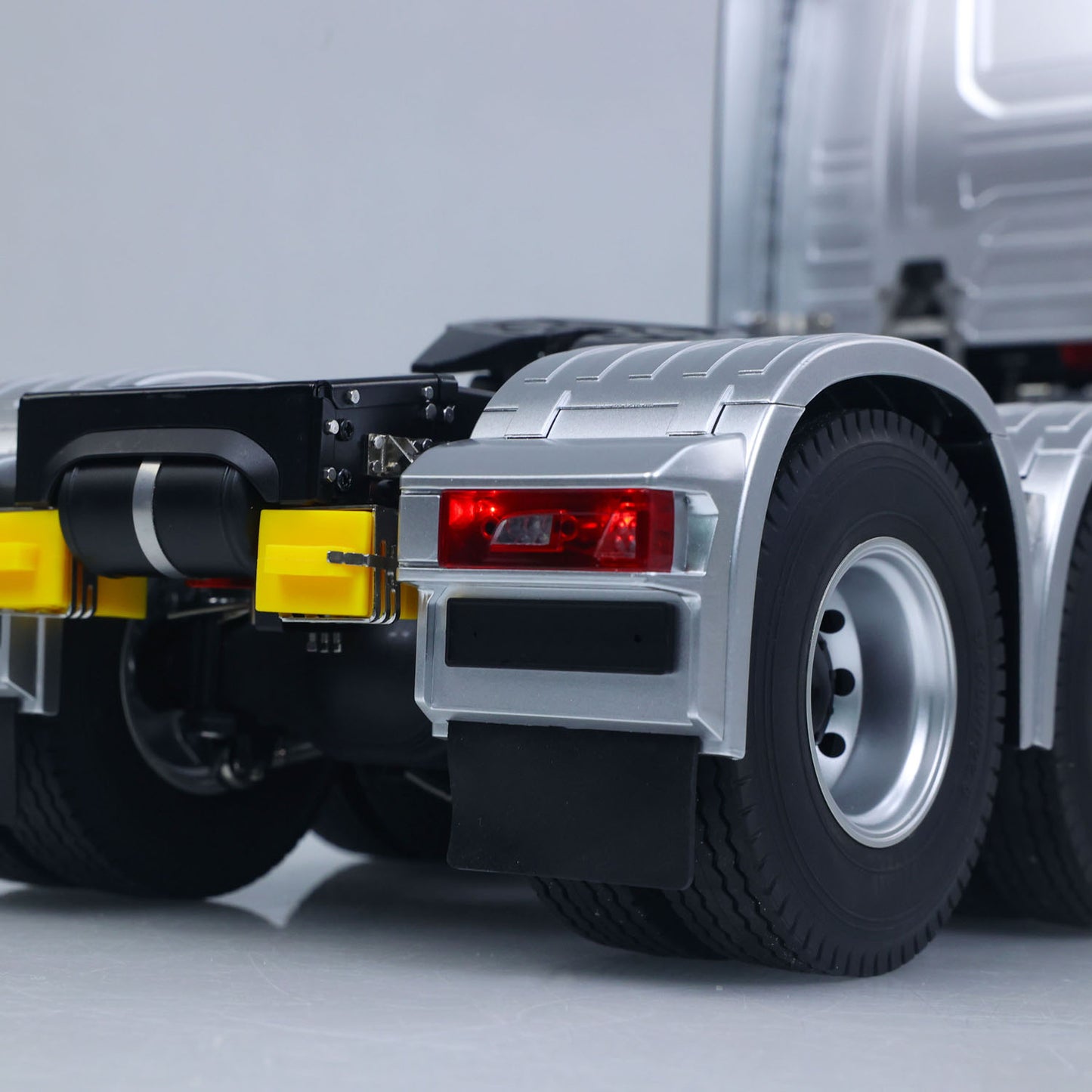 Fast Free Shipping for EU KABOLITE 1/14 770S 100 RC Tractor Truck 6x6 Remote Control Lorry Car 2Speed Gearbox Differential Lock Battery Radio RTR Model