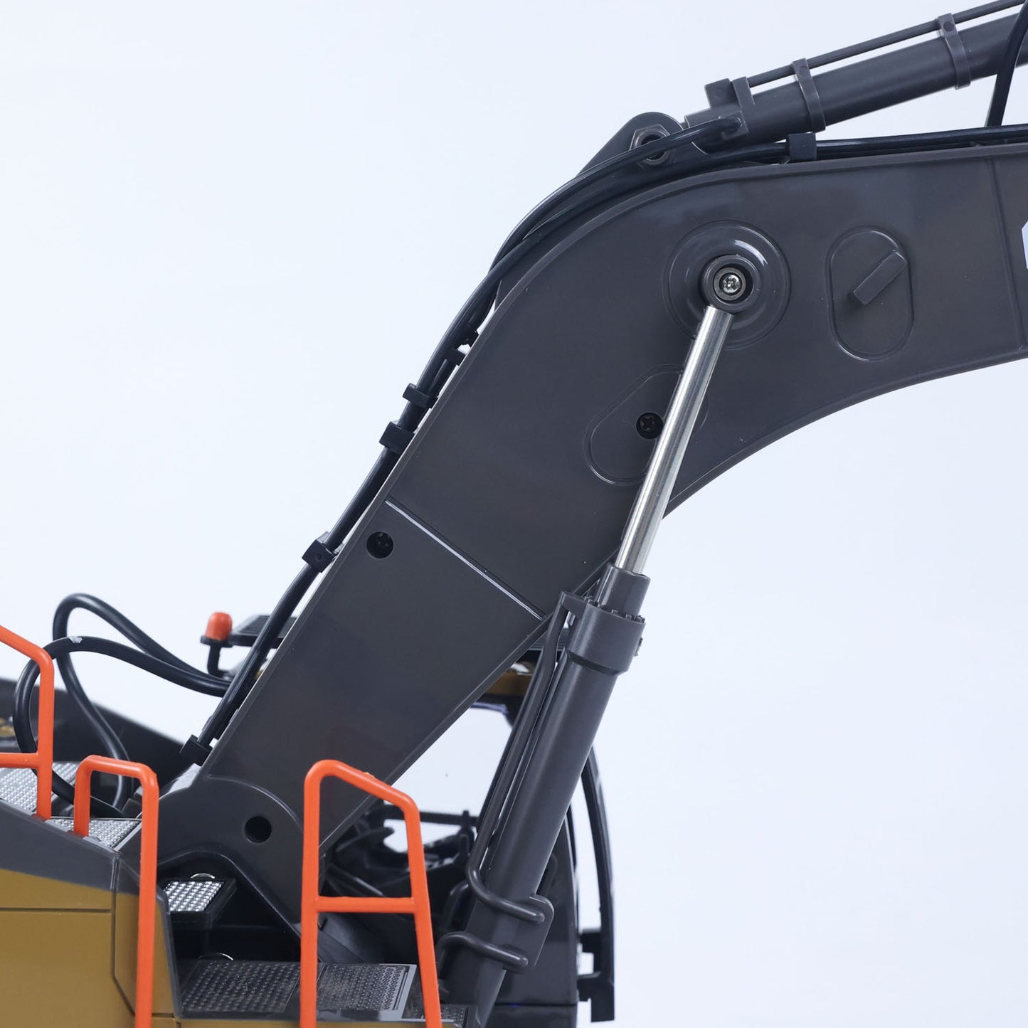 HUINA Toy 1/14 592 RC Tracked Excavator Car Model Gift 2.4G Radio Light Sound Remote Control Construction Vehicle