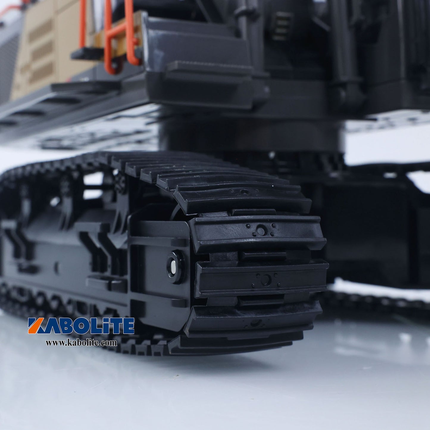 HUINA 1592 1/14 22CH 2.4G RC Excavator Remote Control Digger Construction Vehicle with Light Sound Gift for Hobbyists Model