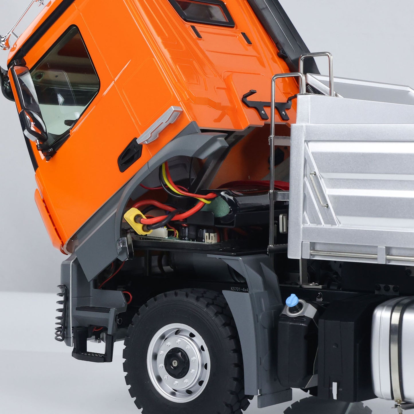 EU Stock Kabolite 1/14 5701 4x4 RC Dumper Truck Model 2 Speed Gearbox 3 in 1 Mainboard Radio System Servo Motor Light Sound