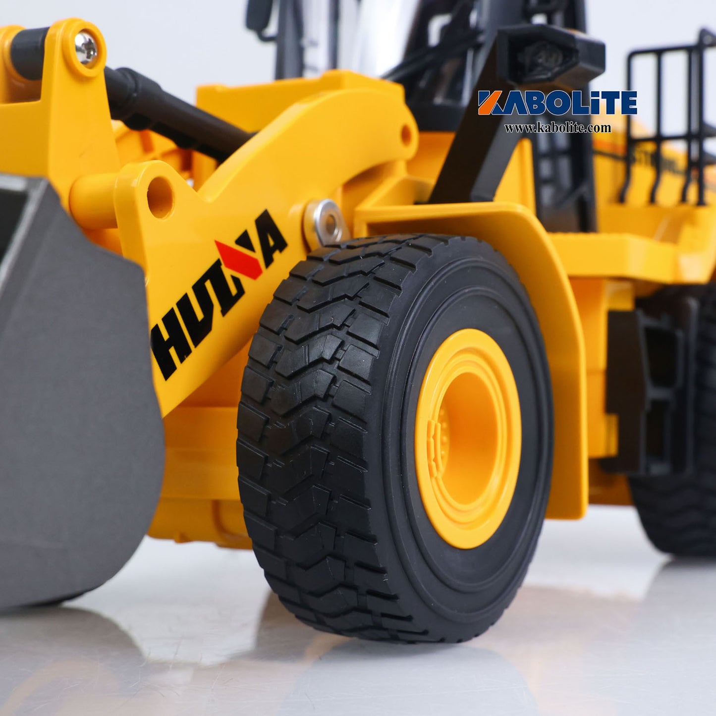 IN Stock HUINA 552 1/16 Half Metal Electric Remote Control Loader Mini RC Engineering Vehicle Model Radio Lights Sounds Effects