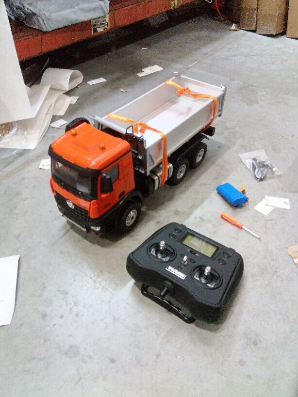 Fast Free Shipping Second Hand US Stock HUINA 1/14 1598 Remote Control Dumper 6*6 Engineering 2.4G Transport Vehicle Lifting Rod Tipper Car Light Sound Battery Toys