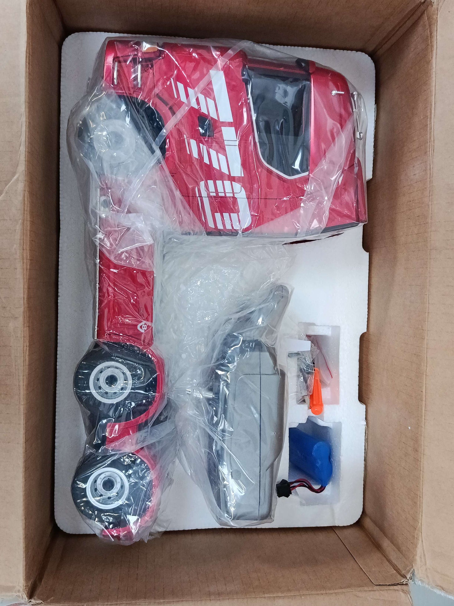 Free Shipping Second Hand UK STOCK 770S Plastic 1/18 RC Tractor Truck Toys 7.4V Battery Radio 19CH Light Sound Effects Remote Control Lorry Car&nbsp; RTR Model