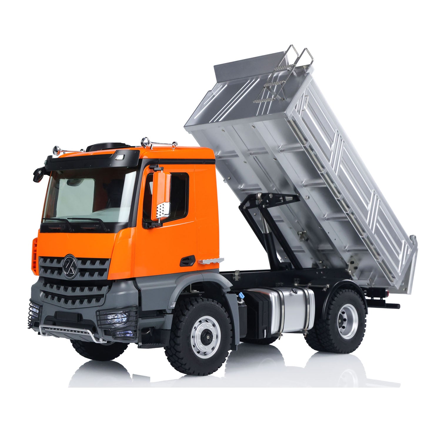 1/14 scale 5701 4x4 RC dump truck with simulation real vehicle lights