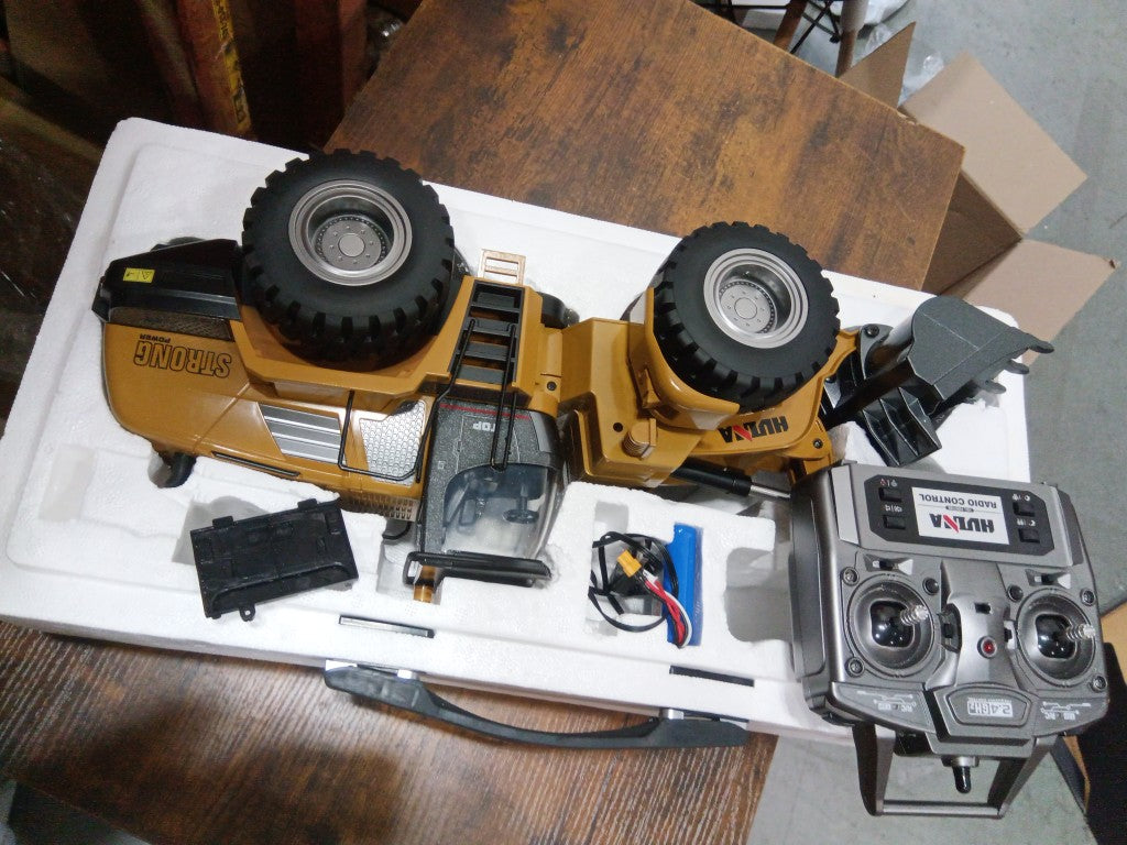Fast Free Shipping Second Hand US Stock 1/14 HUINA 2.4G Radio Controlled Loader 1583 Electric Lifting System Lights Sound RC Construction Vehicles Assembled