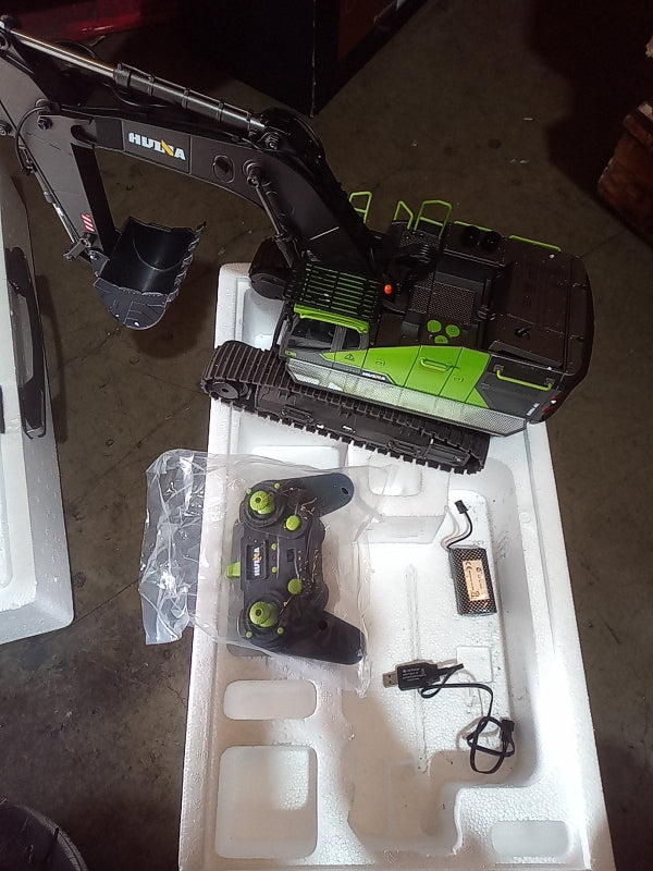 Fast Free Shipping Second Hand US Stock HUINA 1/14 593 RC Excavator Battery 2.4G Remote Control Digger Toys Car Gift Model