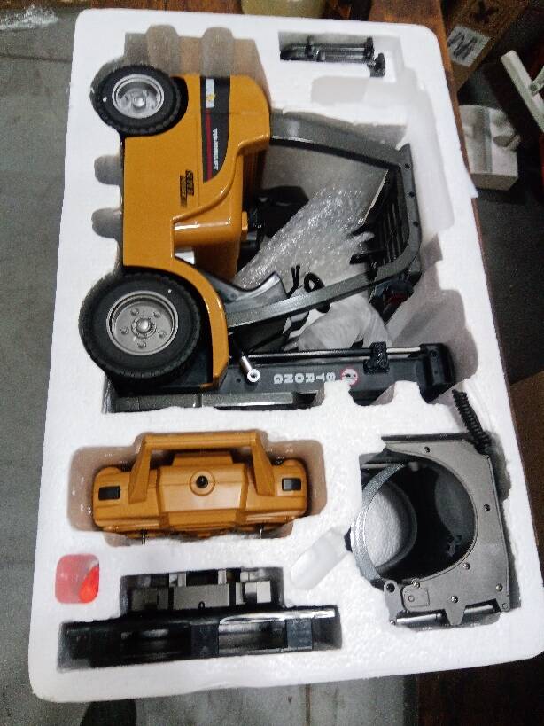 Fast Free Shipping Second Hand US Stock HIUNA 577 1/14 Electric Lifting Remote Control Forklift Model RC Construction Vehicle Battery Light Sound Effect Battery