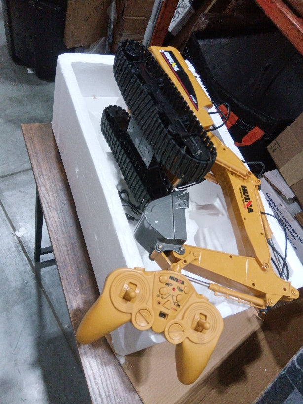 Fast Free Shipping Second Hand US Stock HUINA 1535 1/14 Electric RC Excavator Remote Control Digger Sound Light Effects for Construction Vehicle Enthusiast