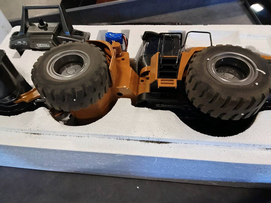 Second Hand CA Stock 1/14 HUINA 2.4G 1583 RC Loader Electric Lifting System Lights Sound RC Construction Vehicles Assembled