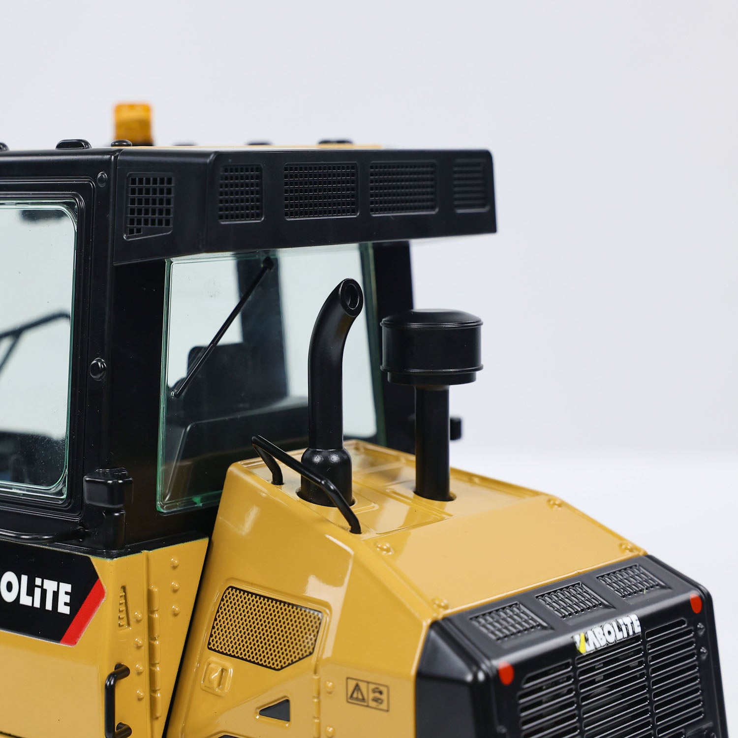 Ready to run K963-100 hydraulic RC loader with ST8 Radio System