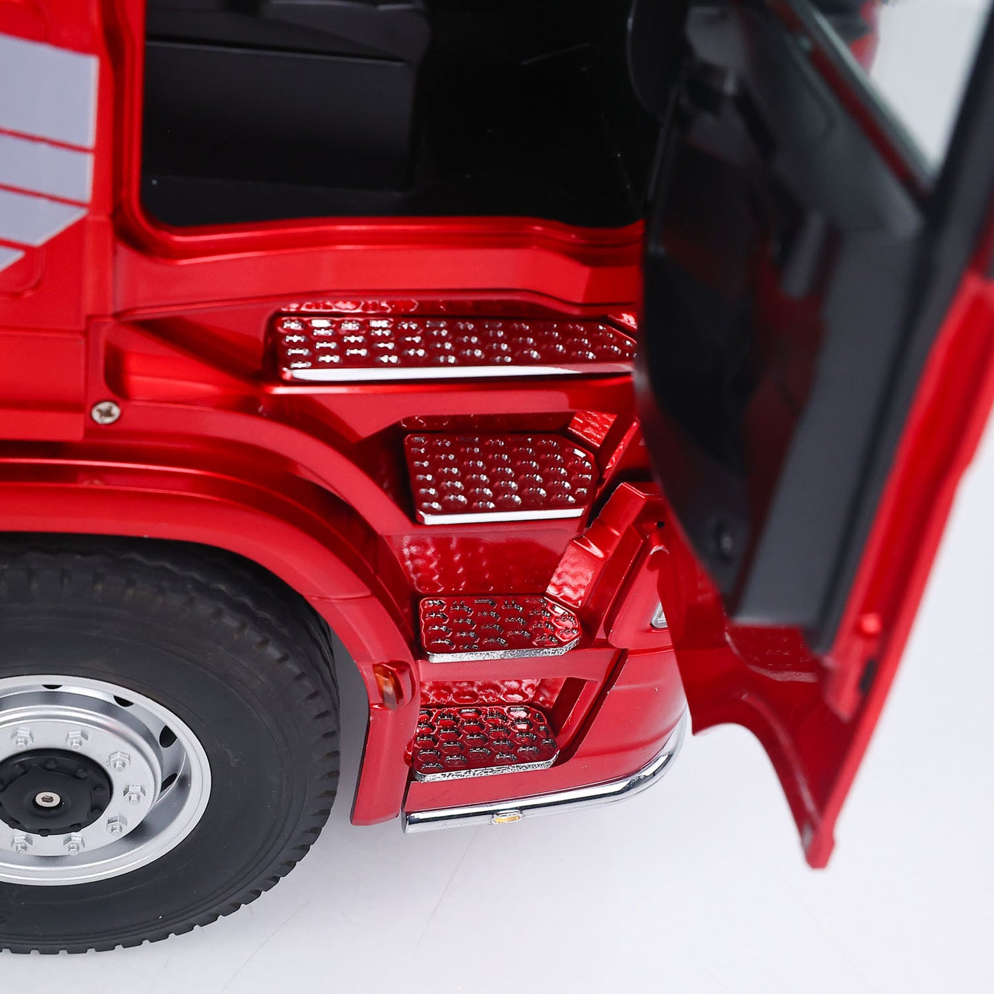 KABOLITE 770S 100 1/14 4X2 RC Tractor Truck with Metal Chassis