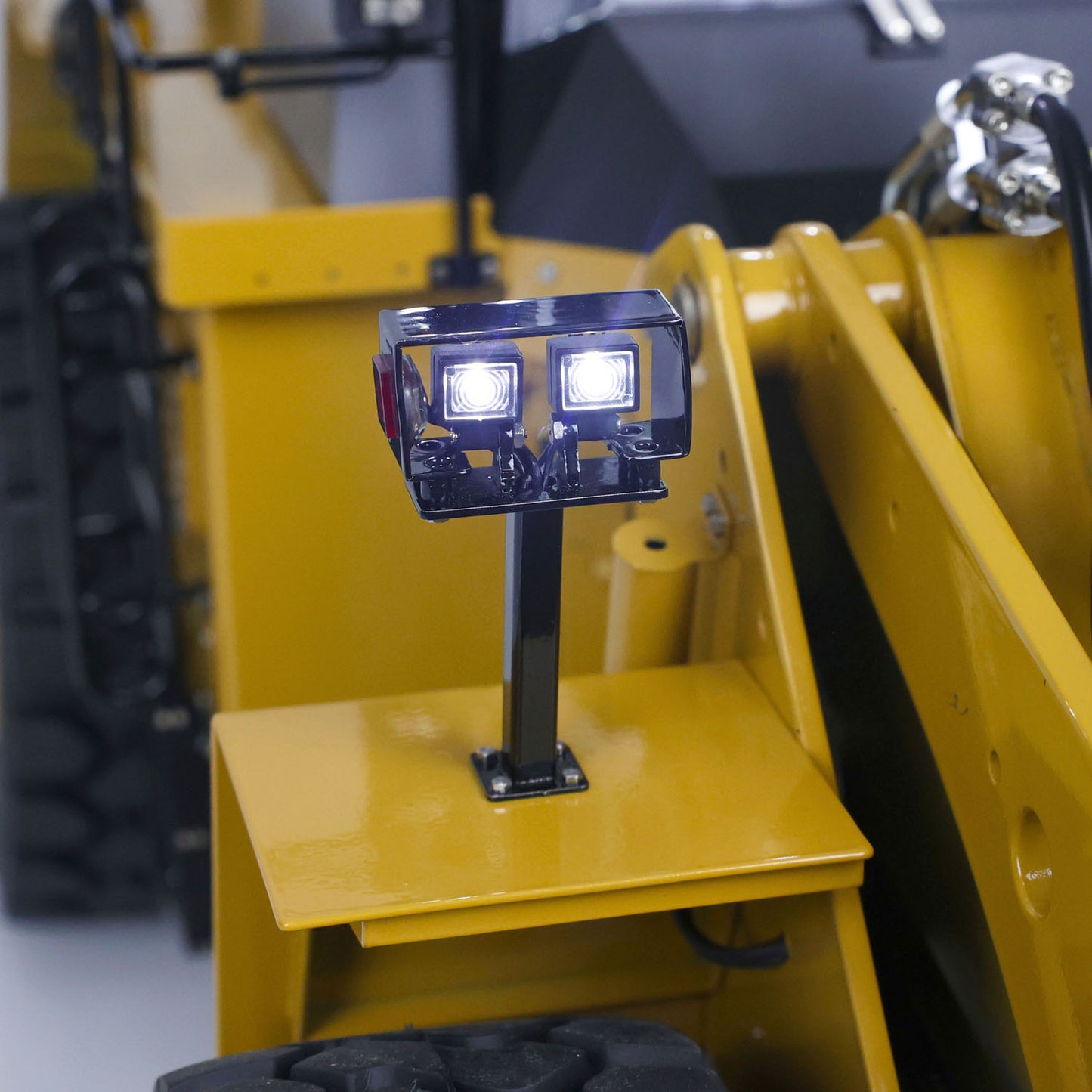Kabolite K988 1/14 Hydraulic RC Loader with FS Paladin PL18 Lite Radio Controller 6CH Reversing Valve Sound Light System