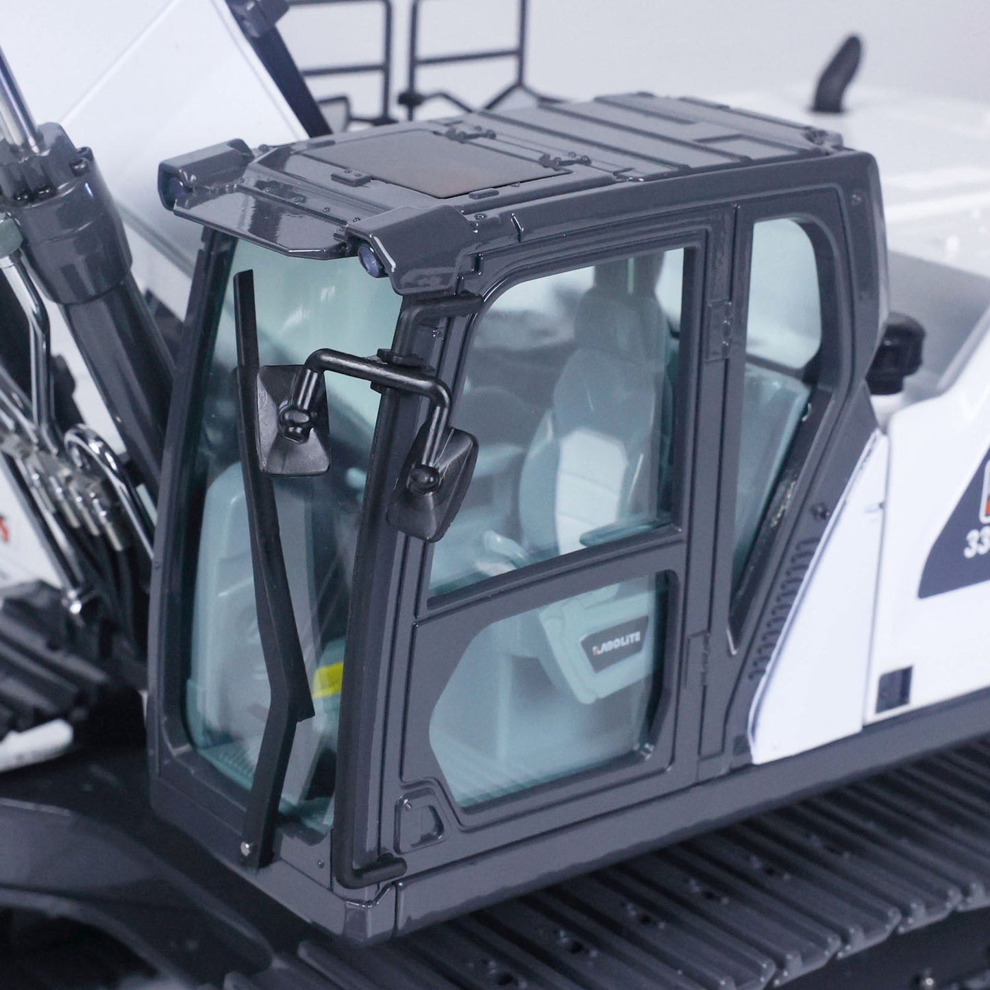 1/18 Scale RC Hydraulic Excavator K961-100S PRO with Electric Hydraulic Breaker