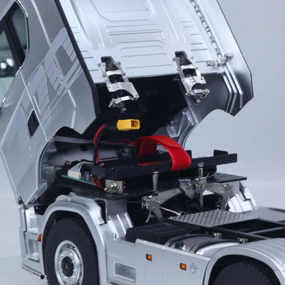 RC tractor truck 770S-100 powered by 5000mAh battery