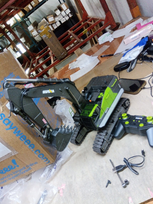 Fast Free Shipping Second Hand US Stock HUINA 1/14 593 Model RC Excavator Car Gift Battery 2.4G Remote Control Digger